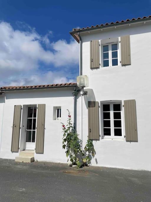 Maison De Vacances La Flotte 00491Ui Buitenkant foto